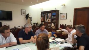 firma-acta-por-las-lineas-15-6-y-12-con-parana
