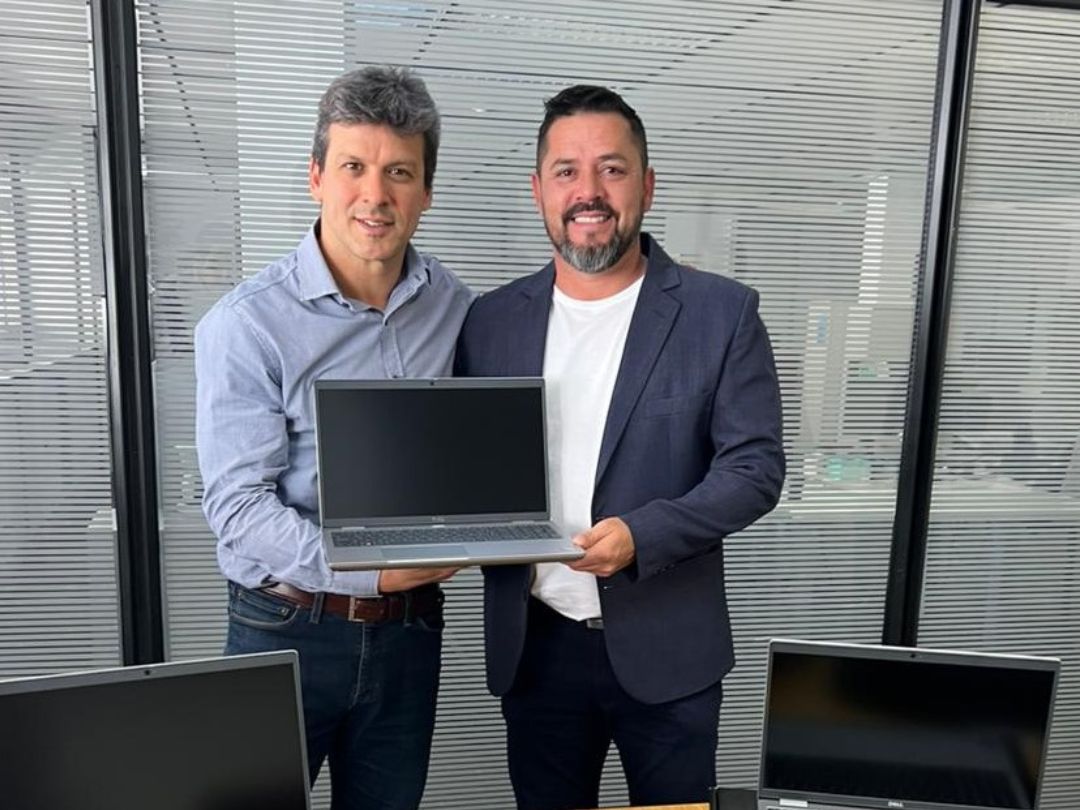 Entrega de material informático