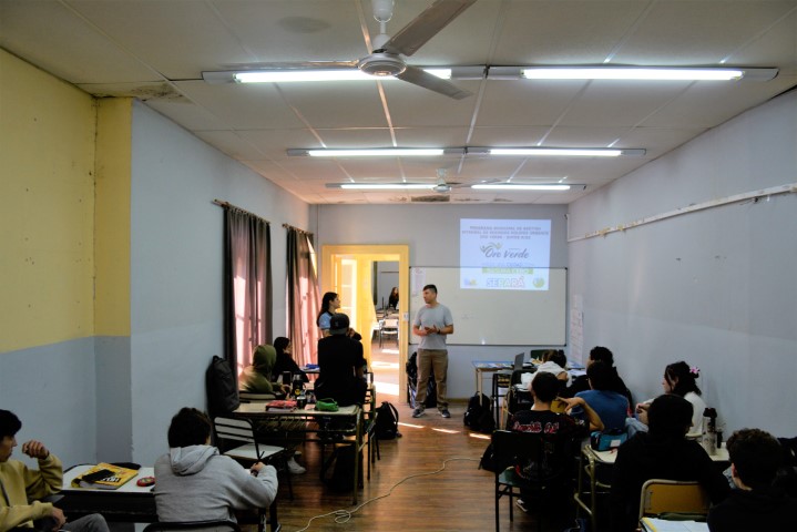 Charla(4) (Pequeña)