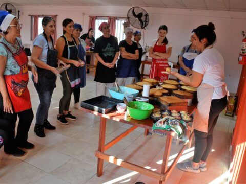 Taller municipal de Pastelería “Delicias Creativas”