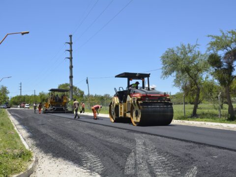 Finalizaron el asfalto en Av. Los Laureles hasta Los Pirinchos