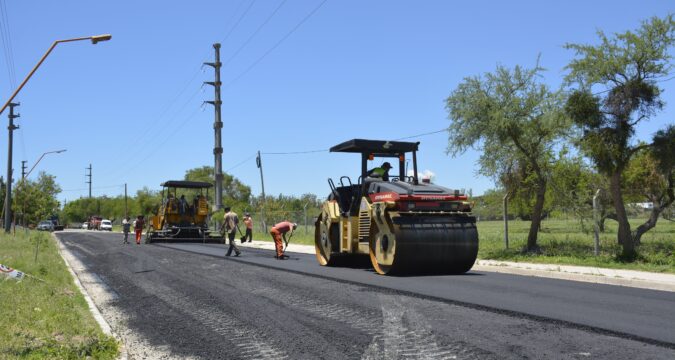 Finalizaron el asfalto en Av. Los Laureles hasta Los Pirinchos