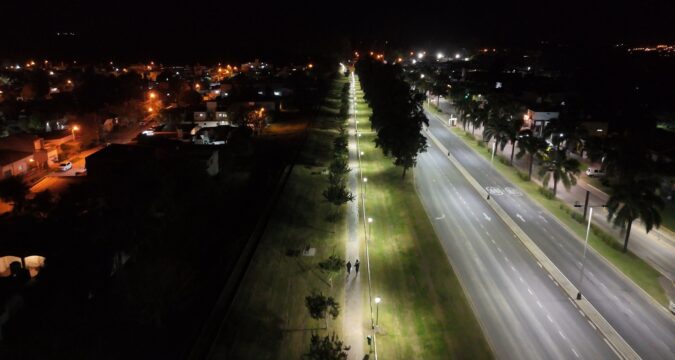La senda hacia la Escuela Alberdi ya cuenta con iluminación Led en todo su recorrido