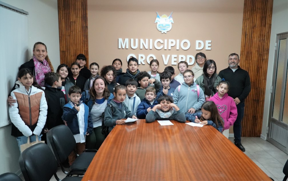 El Municipio recibió la visita de estudiantes de la Escuela Francisco Arias de Montiel de Tezanos Pinto