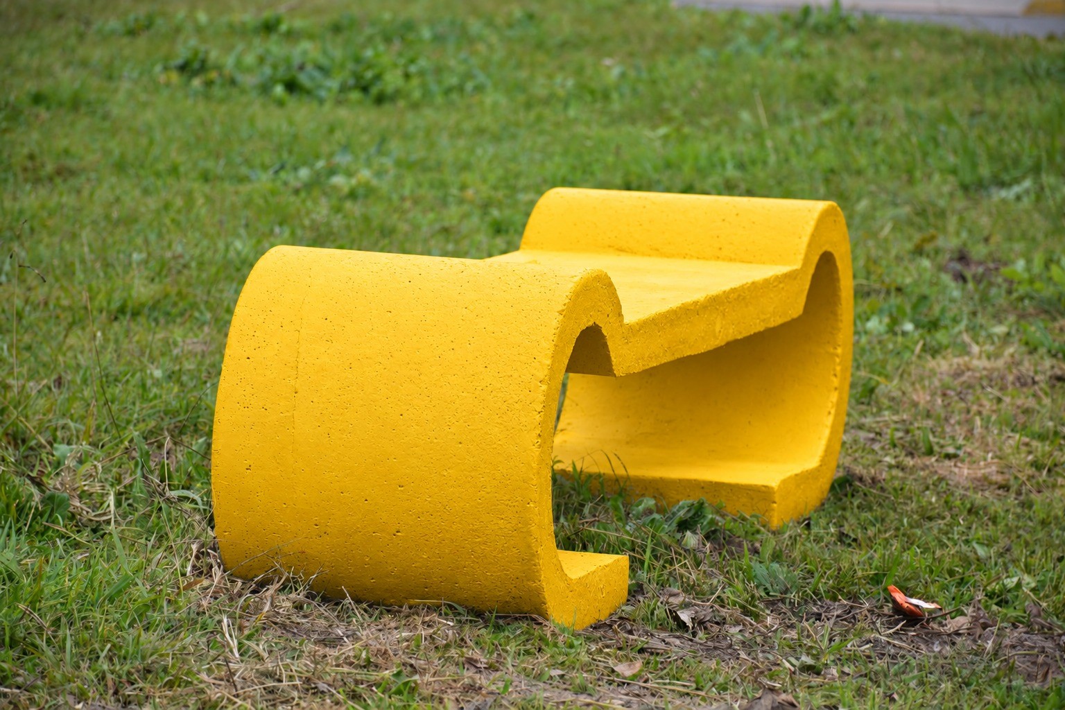 Este jueves se pintará el primer banco amarillo en Oro Verde