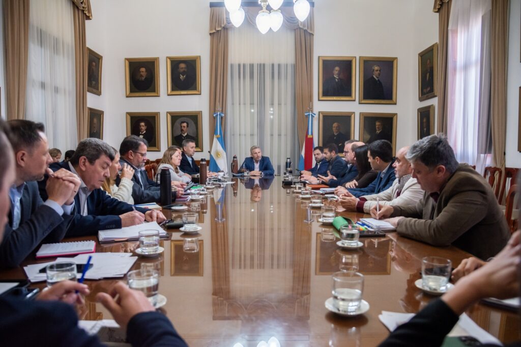El gobierno provincial concretó el pago adeudado a los bomberos voluntarios