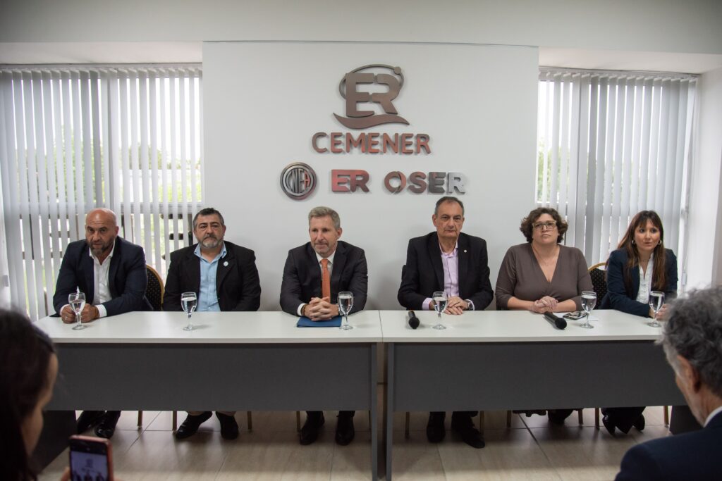 El gobernador participó del acto por los 10 años del Cemener