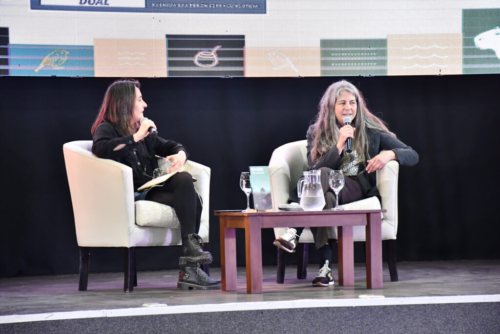 Selva Almada abrió la segunda jornada de la Feria Provincial del Libro