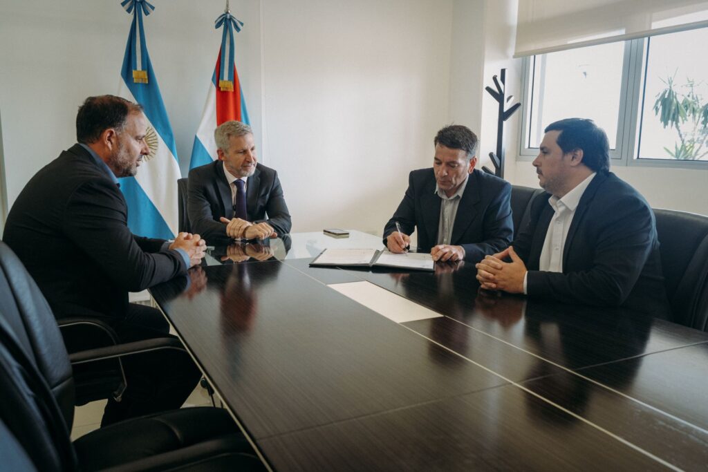 Entre Ríos y la Cooperativa de Pueblo General Belgrano firmaron un convenio para avanzar en obras cloacales
