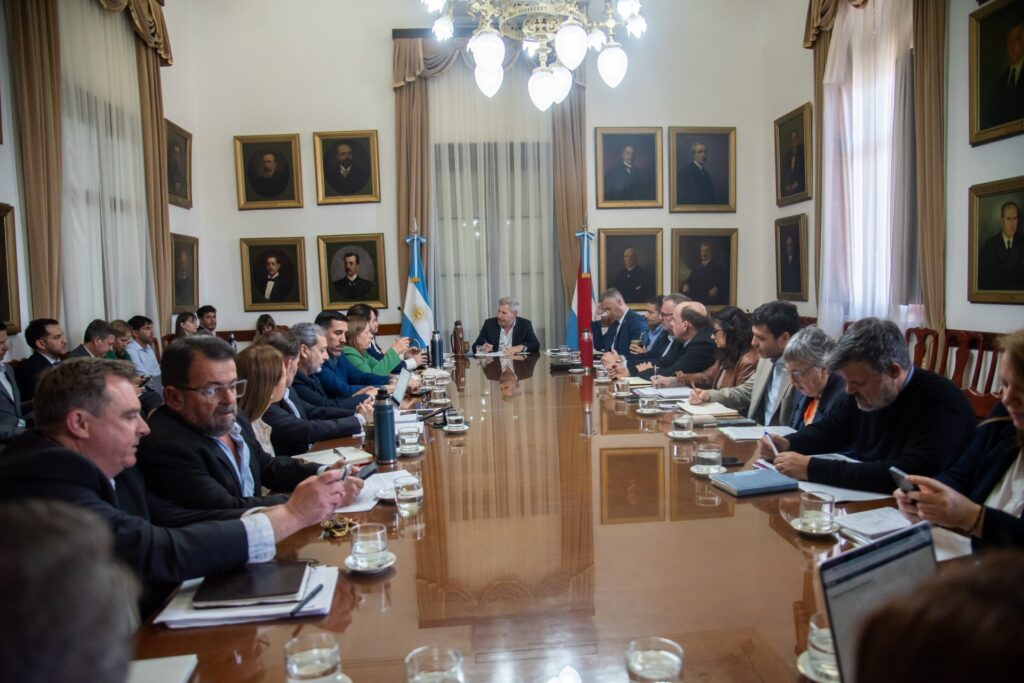 La agenda legislativa y educativa, entre los temas abordados por el gabinete provincial
